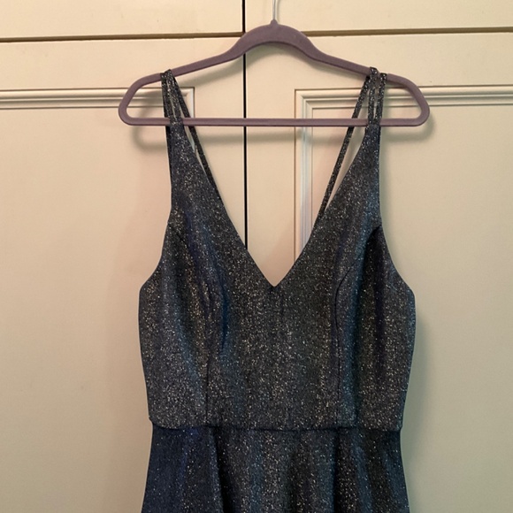 Blue Sparkle Low V-neck Strappy Back Homecoming/Formal Dress Size 4 - Picture 3 of 4